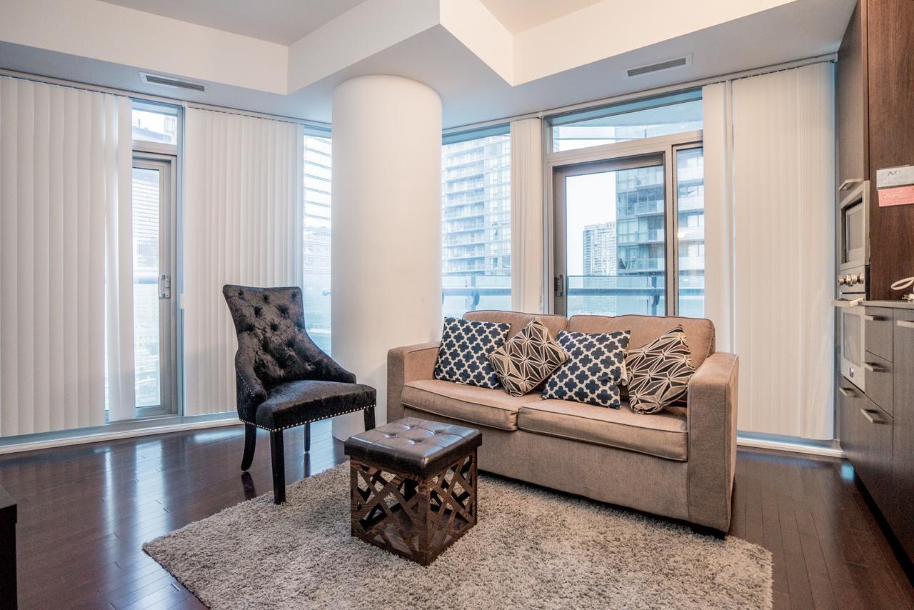 Aaira Suites Toronto Dış mekan fotoğraf