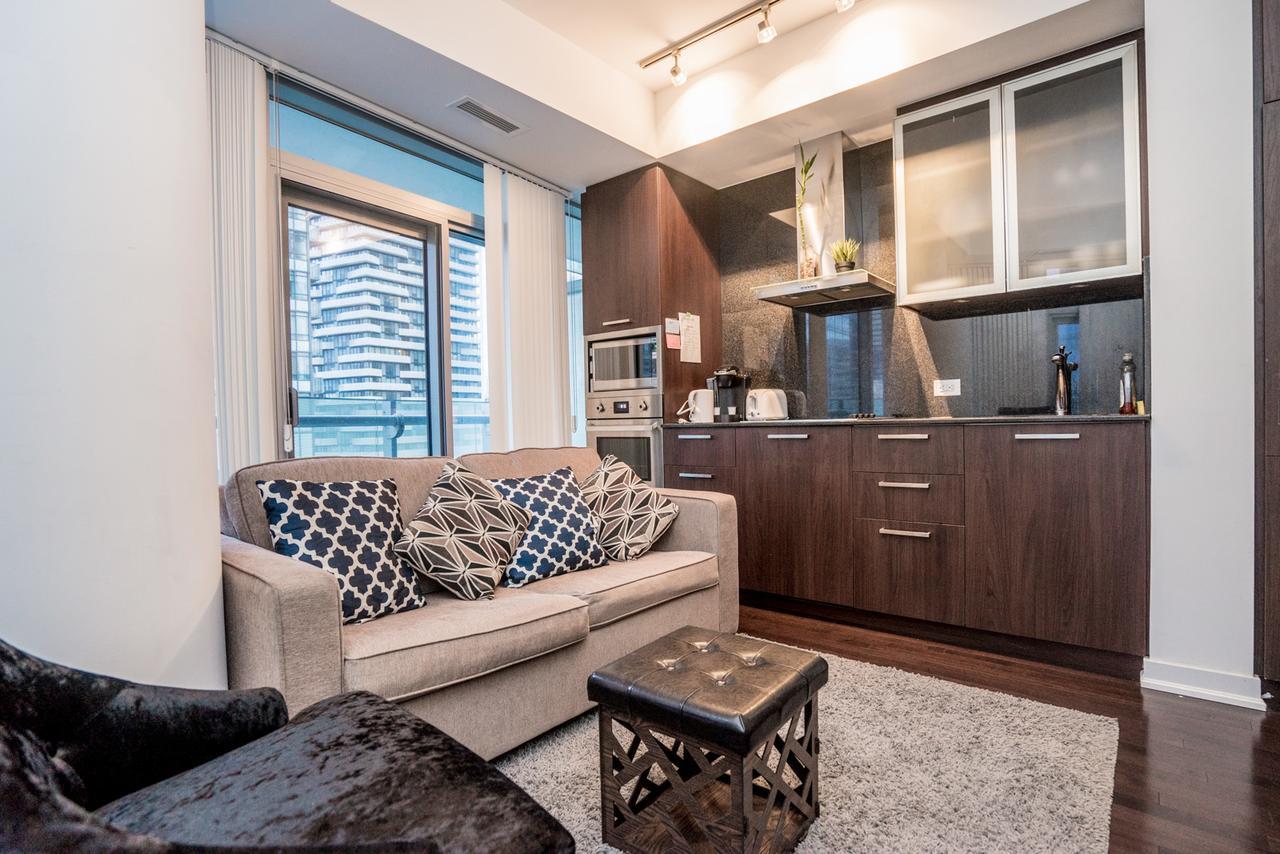 Aaira Suites Toronto Dış mekan fotoğraf
