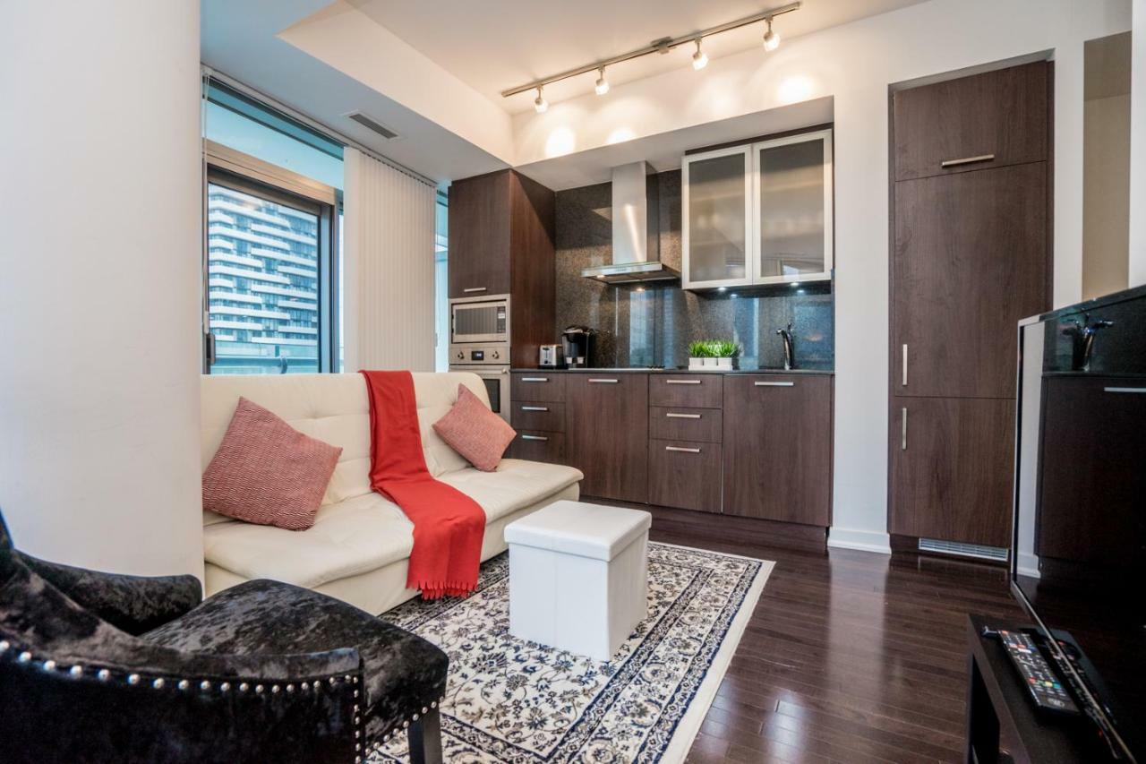 Aaira Suites Toronto Dış mekan fotoğraf