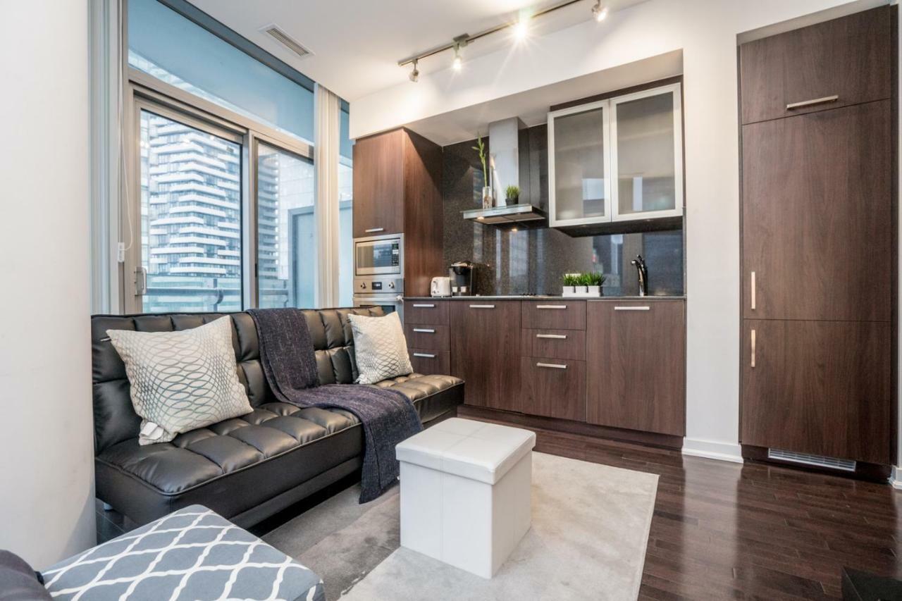Aaira Suites Toronto Dış mekan fotoğraf
