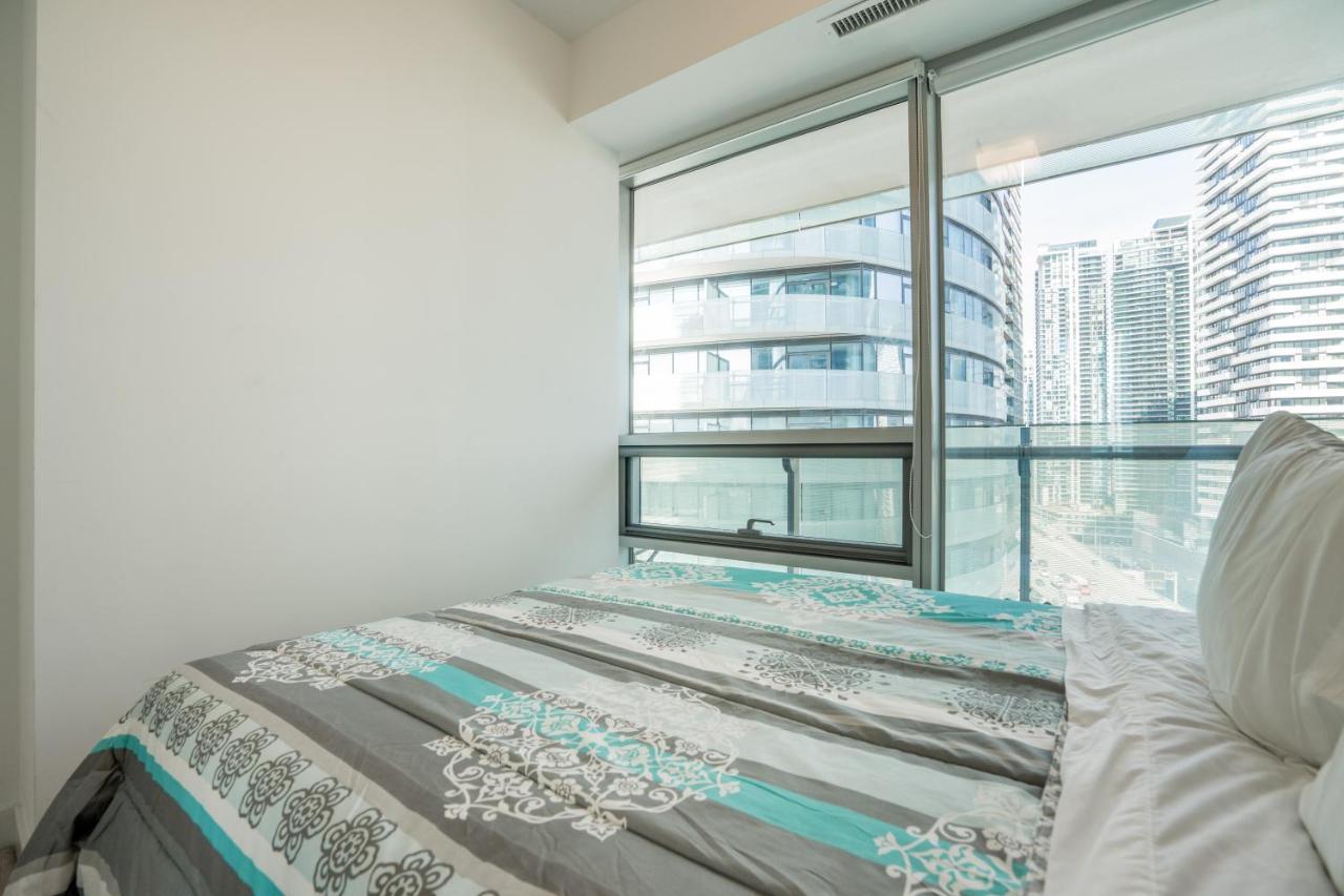 Aaira Suites Toronto Dış mekan fotoğraf